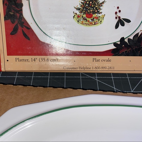 Pfaltzgraff Christmas Heritage 14” Platter NEW beautiful USA. - Picture 7 of 9